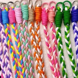 Cordicella per telefono a colori corta con Patch Color colore custodia per telefono con ciondolo Anti-perdita e cinturino da polso per telefono Unisex fatto a mano - Product Image 3