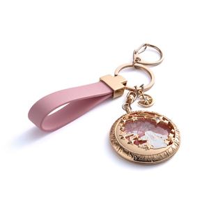 Llavero Metálico Personalizado con Correa de Cuero Redonda Pequeña, Diseño de Conejo con Estrellas Brillantes y Cielo Estrellado Rosa, para el Regreso a Clases - Product Image 3