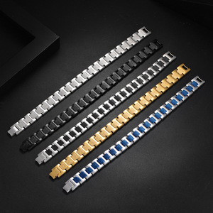 Vente en gros sur mesure Bracelet en acier inoxydable personnalisé à motifs de crocodiles imperméables et sans décoloration - Product Image 3