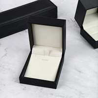 Boîte à bijoux de luxe de haute qualité en cuir PU carré avec fermeture à boucle, logo personnalisable imprimé, emballage pour le rangement des bijoux