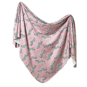 मूल नवजात थोक बेबी स्वैडलिंग कंबल आरामदायक ज़ेबरा स्वैडलिंग रैप्स बेबी स्लीपिंग बैग 0-12 नवजात महीनों लड़कियों लड़कों के लिए बेबी कस्टम डिज़ाइन किया गया