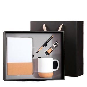 Ensemble cadeau d'affaires élégant avec logo personnalisé, comprenant un carnet, un porte-clés en métal, une tasse en céramique et un stylo à bille - Cadeaux parfaits pour les événements promotionnels - Product Image 1