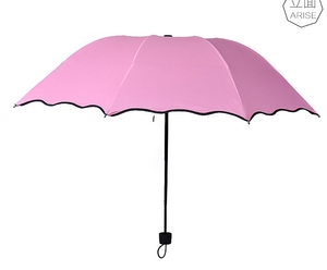 Parapluie de pluie UV pour femmes 3 plis magiques avec impression de motif de fleurs à changement de couleur de l'eau contrôle manuel de luxe - Product Image 6
