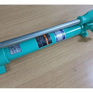 ปั๊มไฮดรอลิกแบบแมนนวล TWA รุ่น TWA-0.7 สำหรับแม่แรงยกรถ ผลิตในญี่ปุ่น - Product Image 1