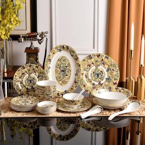 Meilleure vente 58 pièces Vaisselle en porcelaine osseuse papillon doré style occidental, Assiettes de luxe - Product Image 2