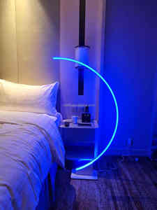 Lampadaire moderne postmoderne LED RGB <span class=keywords><strong>Foscarini</strong></span> Support en laiton Éclairage minimaliste Corps en aluminium Finition fer or noir Salon - Product Image 5