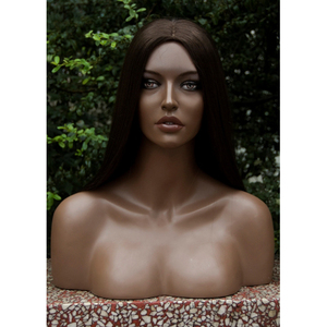 Testa di manichino femminile africano in fibra di vetro seno grande nero realistico con spalle - Product Image 1