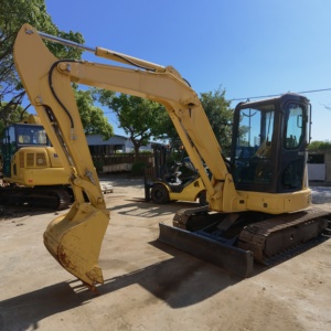 Japan Brand Komatsu PC55MR Mini Excavator with Rubber <b>Tracks</b> Comfortable Cabin and <b>Air</b>-Conditioned Operator Space for <b>cheap</b> sale - Product Image 1