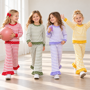 Conjunto de yoga para niñas, dos piezas, top de manga larga con rayas moradas y pantalones acampanados con volantes y lunares, conjuntos para niños - Product Image 1