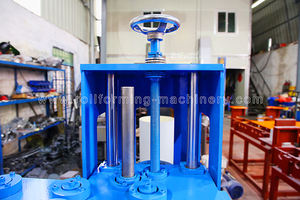 Máquina de fabricación de tableros curvos para Perfil de costura de pie Tipo de cambio semiautomático - Product Image 5