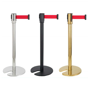 Barriera Retrattile con Base a U in Ghisa Dorata Impilabile per il Controllo della Folla negli Hotel - Product Image 2