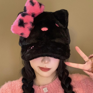 Chapeau en peluche chat noir et rose 54-56 cm, bonnet d'hiver chaud pour femme avec nœud léopard, style amincissant le visage - Product Image 3