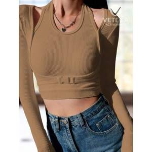 Top Deportivo Ines con Mangas Largas y Cierre Frontal - Product Image 1