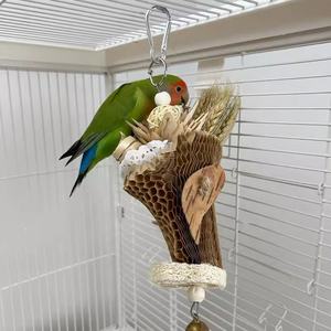 Fai a mano giocattoli per uccelli pappagallo naturale grano Sola legno fiori attraverso erba fiori di masticazione forniture di gioco uccelli triturabili giocattolo - Product Image 3