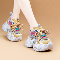 Vente en gros de baskets à talon caché pour femmes, baskets respirantes en mesh à lacets, chaussures de sport