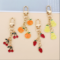 Porte-clés créatif en forme de fruit, pendentif de sac, orange, fraise, avec pompon, décoration de sac pour femme, petit cadeau, vente en gros personnalisée