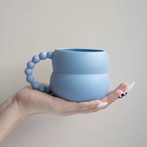 Tazza Robusta in Ceramica Stile Nordico Ins Beige/Blu di Alta Qualità, Tazza da Caffè e Latte Originale per Coppie e Uso Domestico - Product Image 2