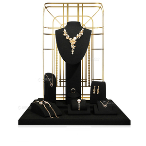 Elegante Expositor de Joyería de Metal, Soporte Personalizado de Microfibra Moderno para Aretes y Collares, Busto Negro para Exhibición de Joyas - Product Image 1