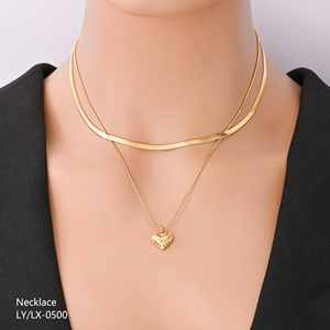 Collier pendentif nœud papillon double couche en acier inoxydable plaqué or 18 carats avec perles, inaltérable, pour femme, tendance et de luxe, le plus vendu - Product Image 3