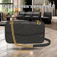 Sac bandoulière en cuir authentique d'occasion pour femme, en état quasi neuf, sac de luxe certifié pour les voyages