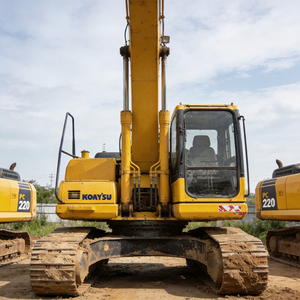 รถขุดตีนตะขาบ Komatsu PC220 มือสอง สภาพเดิมๆ ชั่วโมงการทำงานน้อย คุ้มค่า คุ้มราคา พร้อมอะไหล่มากมาย มีสินค้าในสต็อก - Product Image 2