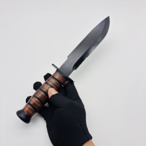 Cuchillo Táctico de Supervivencia de Grado Industrial con Mango de Cuero Antideslizante, Hoja de Acero Inoxidable para Campamento al Aire Libre, Fija y Dentada - Product Image 1
