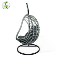 Fulin 2023 Vente en gros d'usine de balançoire bon marché mobilier d'extérieur chaise œuf chaise en rotin de loisirs en osier avec coussin