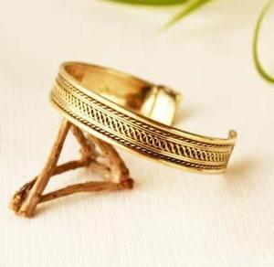 Bracelets traditionnels faits à la main en résine écologique pour femmes, bijoux de fête de mariage - Product Image 6