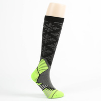 Prix usine 20-30mmhg mollet genou haute élastique course cyclisme personnalisé sport chaussettes de Compression