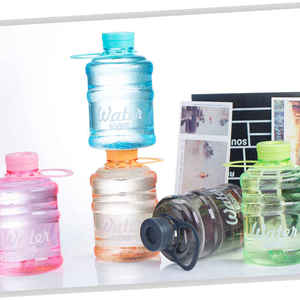 Botella de Agua Creativa y Moderna con Forma de Mini Cubo, Elegante, de Plástico Reutilizable, Segura para Alimentos, con Tapa, Gran Capacidad, Portátil para Hombres - Product Image 1