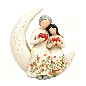 Estatua Personalizada de <span class=keywords><strong>Abuela</strong></span> y Nieta Sentadas en una Luna Creciente, Figura de Resina, Escultura de Amor Familiar, Regalo - Product Image 4