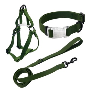 Ensemble collier, harnais et laisse pour chien en PVC imperméable, facile à nettoyer, résistant aux odeurs, bandes réfléchissantes de sécurité avec quincaillerie métallique - Product Image 1