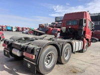 Camion tracteur d'occasion rouge 6x4 360HP ZF manuel, toit haut, FOTON Auman ETX 2017, remis à neuf officiellement, garantie de 6 mois