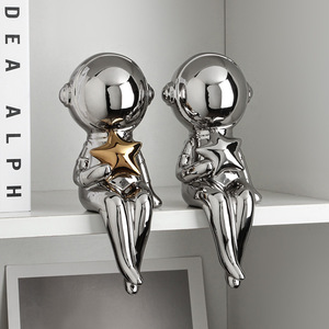 Décoration de meuble TV Behanmei, astronaute créatif, en porcelaine blanche plaquée argent, artisanat de luxe léger pour salon - Product Image 3