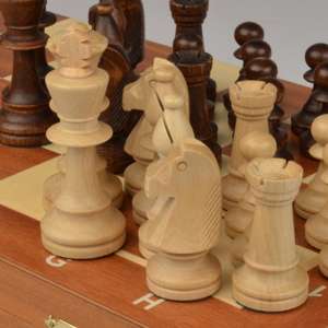 Jeu d'échecs polonais authentique RUNAN pour enfants, pièces en bois massif de haute qualité, pliable, écologique, personnalisable - Product Image 1