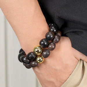 Bracelet élégant pour homme, accessoires de méditation, <span class=keywords><strong>duo</strong></span> d'unité, accents dorés sophistiqués, perles noires irrégulières - Product Image 2