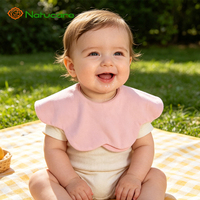 Bavoir bébé en coton double face, style coréen, doux, absorbant, respectueux de la peau, imperméable avec fermeture à bouton pour une absorption optimale