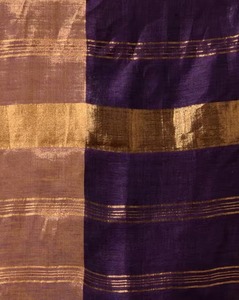 Sari de Seda Pura Multicolor para Mujer con Textura de Tela Premium y Estilo Tradicional Elegante para Celebraciones Festivas de la India - Product Image 3