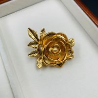 Bros dan Anting Bunga Peony Berlapis Emas dari Paduan Logam Tiga Dimensi yang Elegan dan Bergaya Vintage