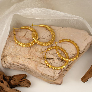 Gran oferta, pendientes de aro retorcidos con forma de orejas de <span class=keywords><strong>trigo</strong></span> para mujer y niña, pendiente Vintage texturizado de acero inoxidable, joyería chapada en oro de 18 quilates - Product Image 2