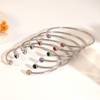Bracelet ouvert en acier inoxydable, bracelet ouvert avec une seule perle en zircon coloré, bijoux minimalistes pour femmes, à porter tous les jours, cadeau de mode