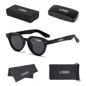 <span class=keywords><strong>Occhiali</strong></span> <span class=keywords><strong>da</strong></span> <span class=keywords><strong>Sole</strong></span> Unisex con Logo Personalizzato, Montatura Classica <span class=keywords><strong>Vintage</strong></span> Piccola e Rotonda, Protezione UV400, Lenti Sfumate con Rivetti Multicolore - Product Image 2