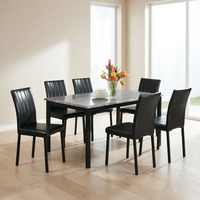 Ensemble de table à manger minimaliste en marbre avec 6 chaises en cuir PU à surpiqûres verticales pour une décoration intérieure contemporaine