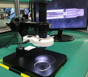 14MP 4K Alta resolución 17 pulgadas LCD Anillo LED Iluminador 0.7X-4.5X Zoom óptico Funcionamiento remoto Microscopio estéreo con H-D-M-I - Product Image 4