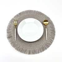 Promotion Exceptionnelle : Set de Table Rond Gris en Paille de Raphia Dégradable avec Bordure Frangée Tressée