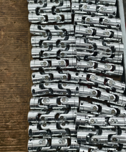 Di alta qualità su misura in acciaio inox Cardan albero trasversale giunto universale giunto singolo doppio macchinario telescopico - Product Image 5