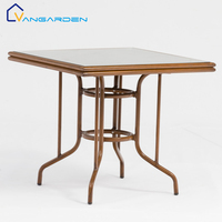 Chaises de balcon empilables en rotin naturel durable, avec structure en aluminium imperméable, pour l'aménagement extérieur des hôtels et jardins.