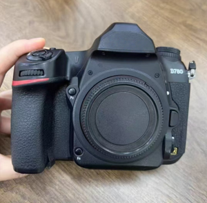 กล้องดิจิตอลเซ็นเซอร์ BSI-CMOS แบบฟูลเฟรม 25MP ความละเอียดภาพ 4k รุ่น D780 (เฉพาะตัวกล้อง) - Product Image 3
