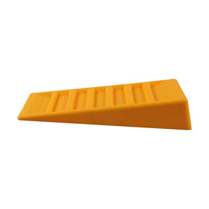 Cale de stationnement antidérapante en plastique pour caravane, camping-car et véhicule de camping - Product Image 2