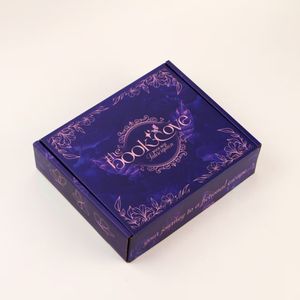 Caja de Envío Personalizada con Diseño de Degradado Morado, Caja de Cartón Corrugado con Tapa Plegable para Suscripciones, Regalos Cosméticos, Certificación FSC - Product Image 1